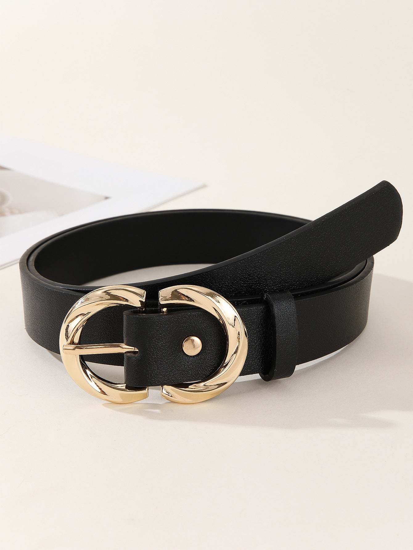 Elevate Your Ensemble: The 'G' Buckle Luxé Faux Leather Belt Feminé Luxé