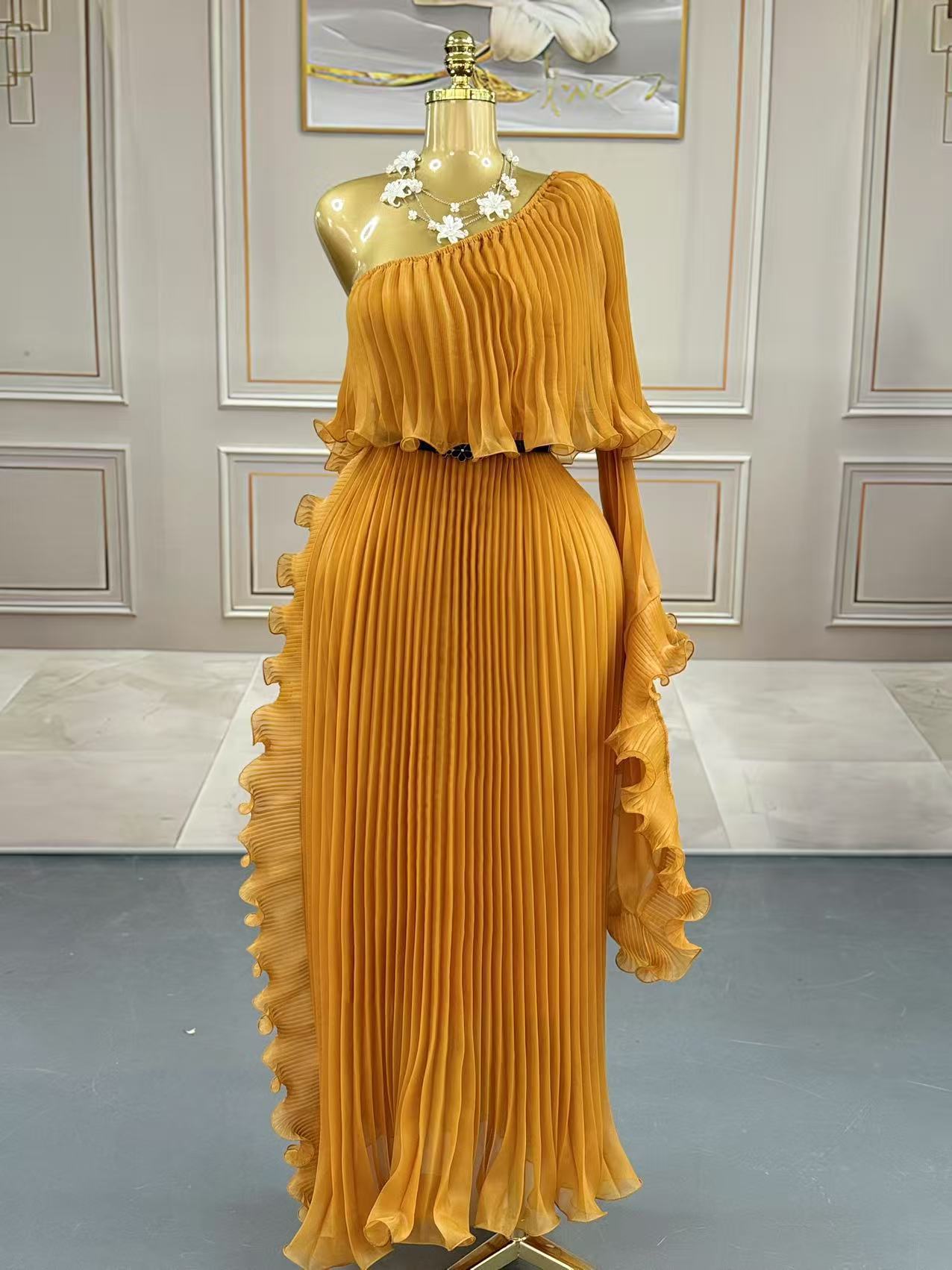 Fashionable One-Shoulder Pleated Elegant Evening Dress Feminé Luxé