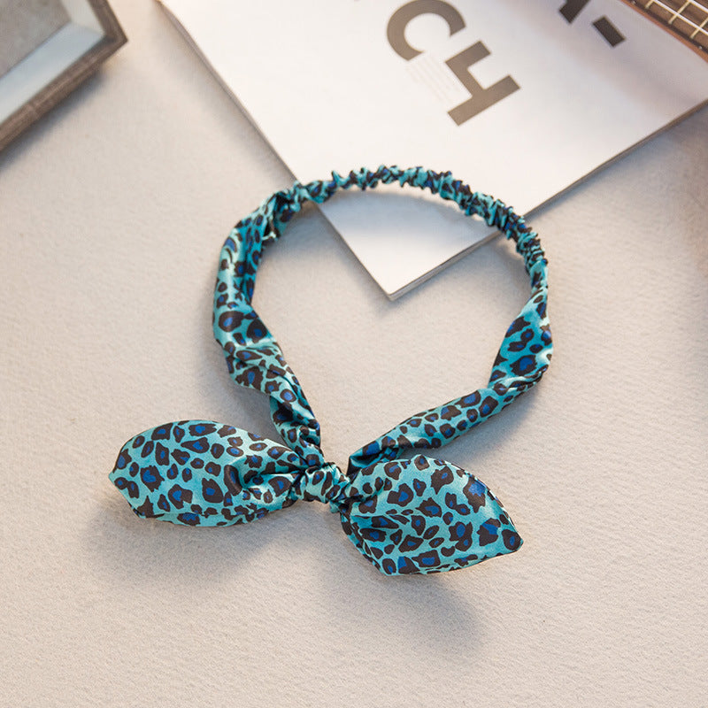 The Parisian Bow Headband: Chic Fabric Knot & Bunny Ear Tie - Designer Print Hair Accessory for Effortless French Style Feminé Luxé