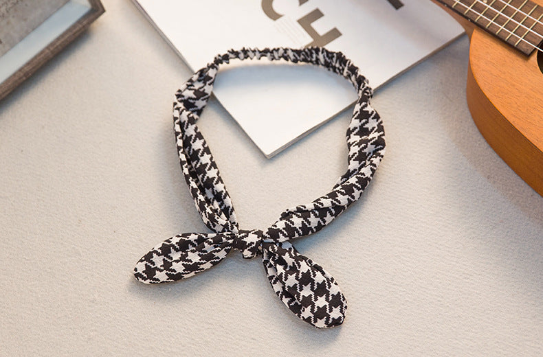 The Parisian Bow Headband: Chic Fabric Knot & Bunny Ear Tie - Designer Print Hair Accessory for Effortless French Style Feminé Luxé