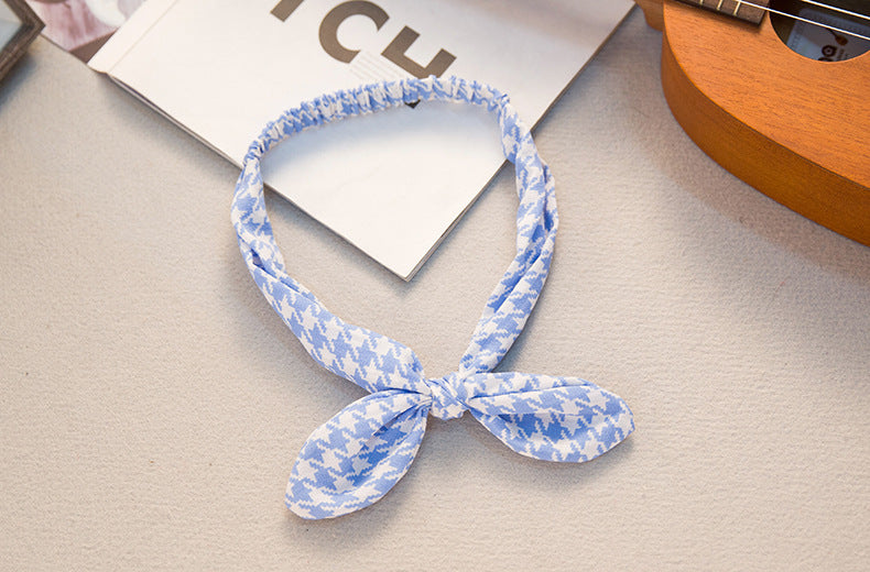 The Parisian Bow Headband: Chic Fabric Knot & Bunny Ear Tie - Designer Print Hair Accessory for Effortless French Style Feminé Luxé