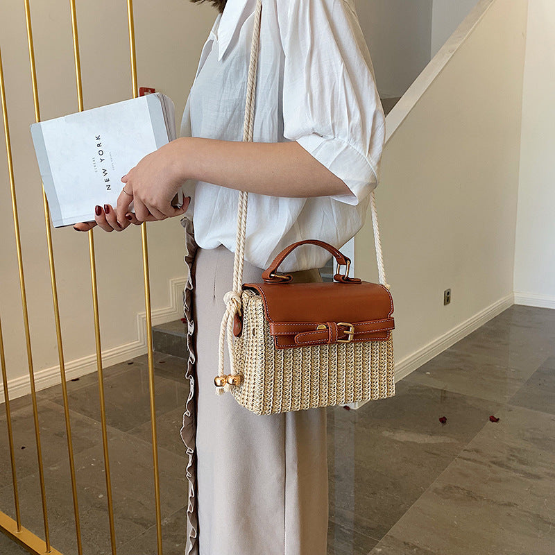 Chic Woven Rattan Box Bag – Stylish Summer Mini Crossbody Feminé Luxé