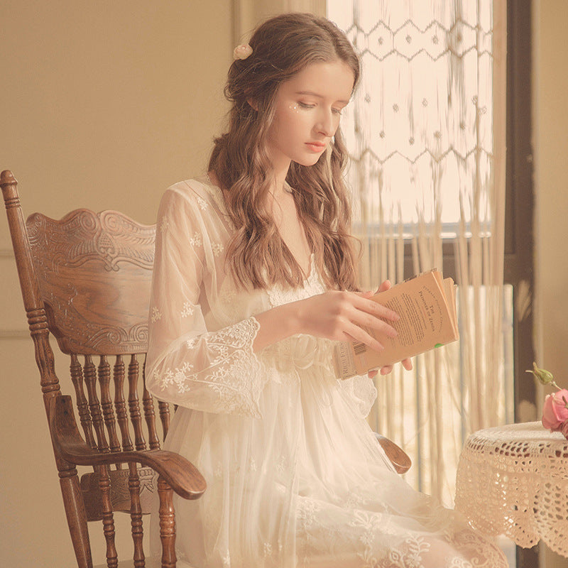 Womens Nightgowns  White Lace 2-Pics Robes Feminé Luxé