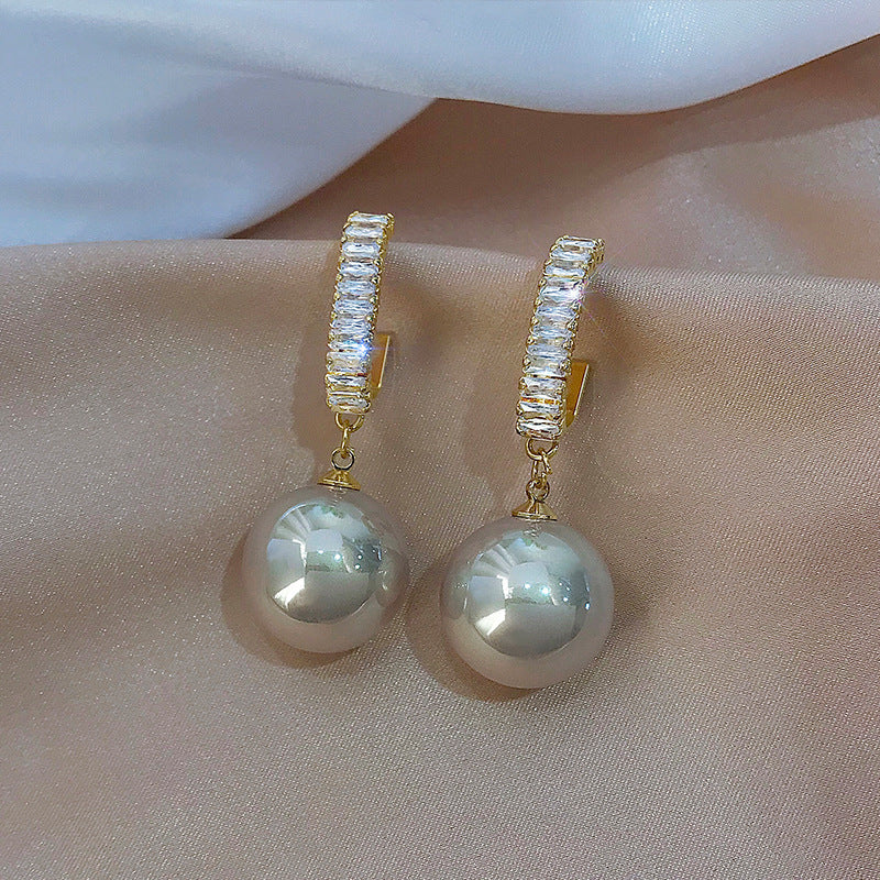 Feminé Luxé Exclusive Sparkle & Drop: Real Gold-Plated Crystal Hoop Pearl Earrings Feminé Luxé