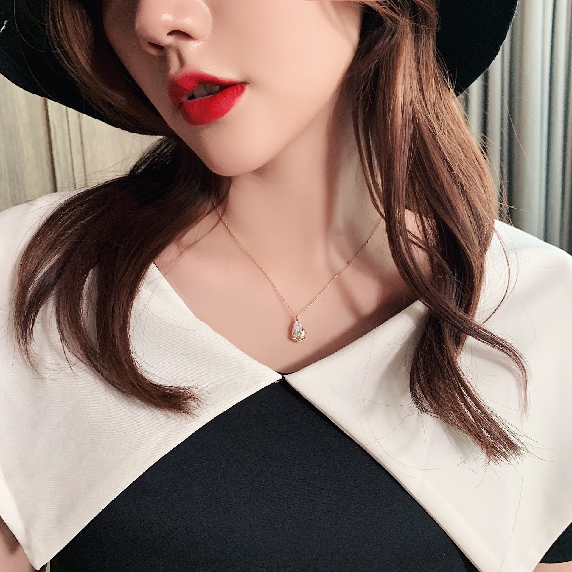 Regal Teardrop Crystal Clavicle Necklace - Adjustable Fine Plated Jewelry Gift Feminé Luxé