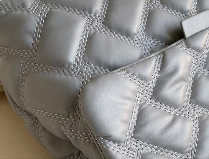 The "Quilted Icon" Chain Shoulder Bag Feminé Luxé