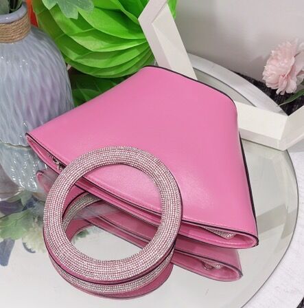 Head-Turning Chic: The "Radiant Rosa" Bucket Bag Feminé Luxé