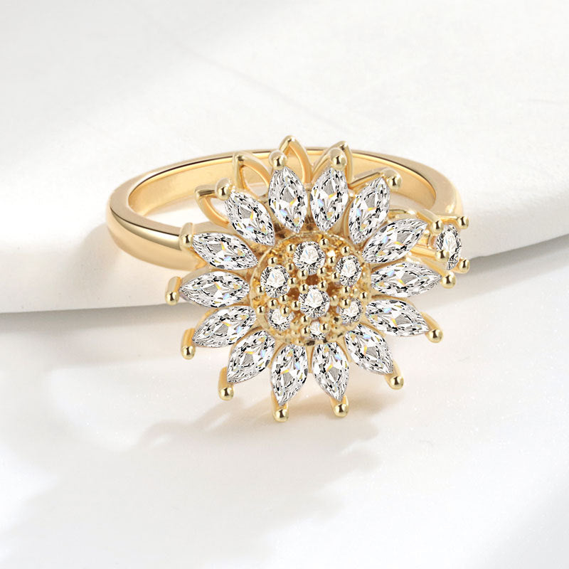 Sparkling Rotatable 'Little Daisy' Ring – S925 Sterling Silver & 18K Gold Plated Feminé Luxé
