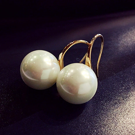18K Gold Plated Simple Pearl Drop Earrings Feminé Luxé