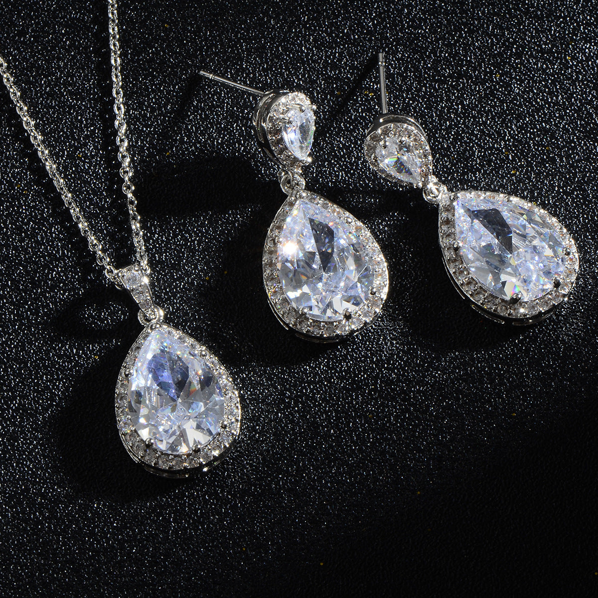 Vibrant Teardrop Zircon Bridal Set: Diamond-Treated Necklace & Earrings in 14K Gold/Platinum Plating for Bold Elegance Feminé Luxé