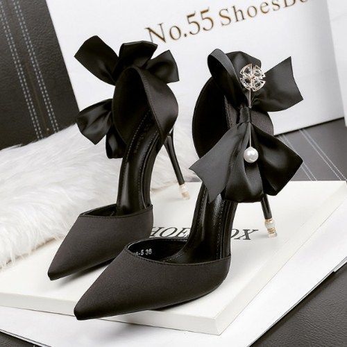 Haute Couture Romance: The 'Scarlett Bow' Velvet Pointed Stiletto Pumps Feminé Luxé