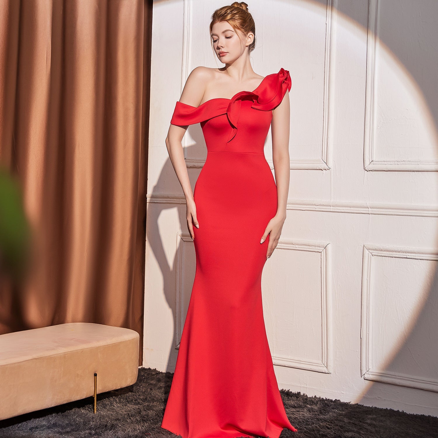 Luxury One-Shoulder Slim Fit Evening Gown – Red Carpet Formal Dress Feminé Luxé