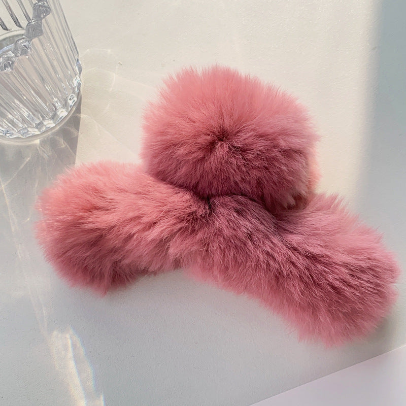 The Cloud Comfort Claw: Luxe Faux Rex Rabbit Fur Hair Grip - Oversized Plush Statement Clip for Winter Elegance Feminé Luxé