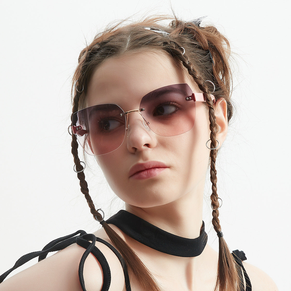 The "Siren" Collection: Classic Cat-Eye Sunglasses with Luxe Metal Accents - UV400 Essential Feminé Luxé