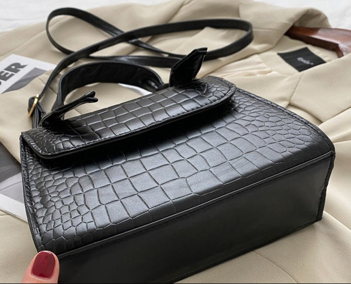 The 'Vogue' Mini Croc-Embossed Shoulder Bag - Retro Luxe Top-Handle Crossbody Feminé Luxé