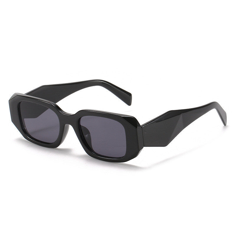 The "Grande Dame" Collection: Classic Oversized Frame Sunglasses - Luxe UV400 Vision Feminé Luxé