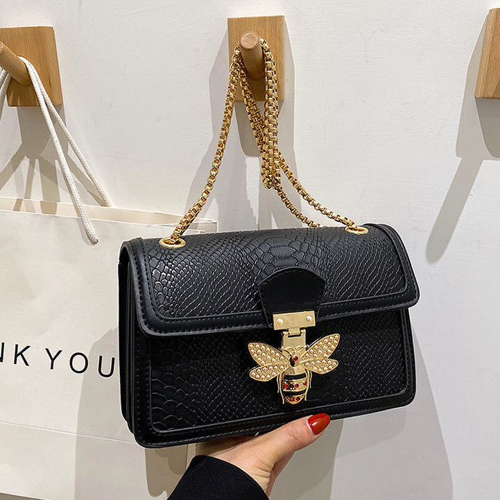 Luxury Cowhide Bee-Clasp Chain Crossbody – Retro Style Satchel Feminé Luxé