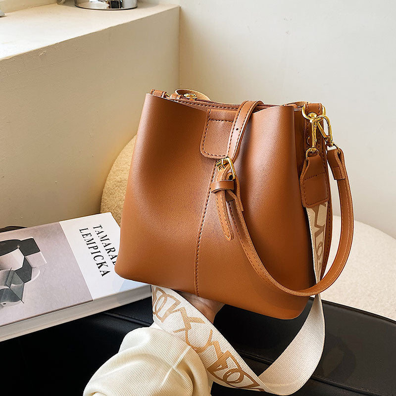 French Chic Simple Bucket Bag – Versatile Shoulder & Crossbody Strap Bag Feminé Luxé