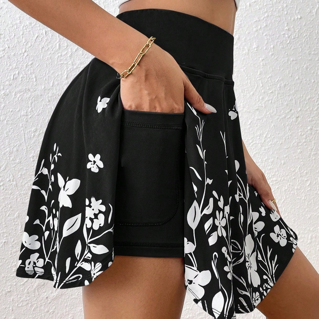 Pocket Minimalist Flower Print Skort Feminé Luxé