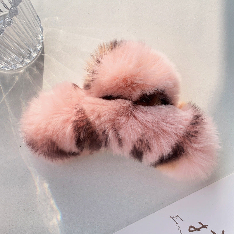 The Cloud Comfort Claw: Luxe Faux Rex Rabbit Fur Hair Grip - Oversized Plush Statement Clip for Winter Elegance Feminé Luxé