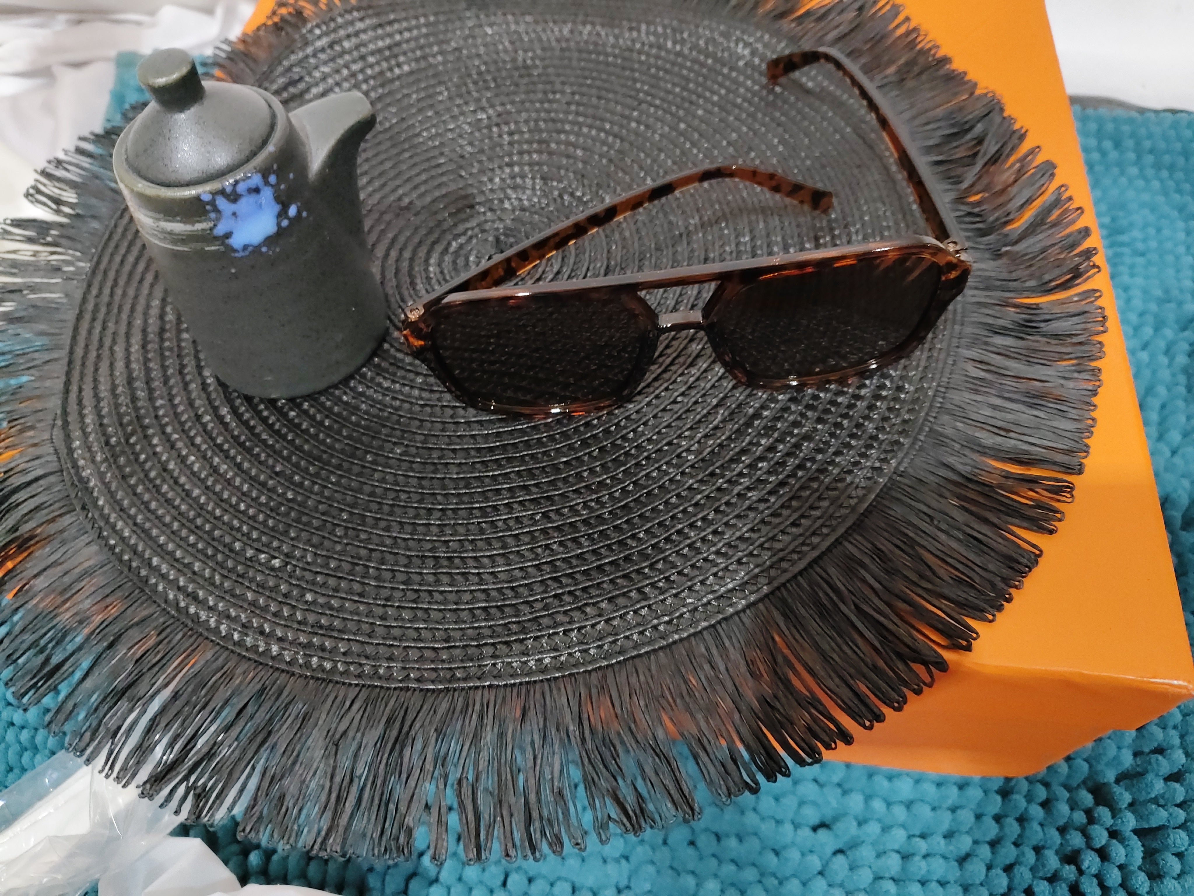 The "Apex" Collection: Sharp Square Cat-Eye Sunglasses - Narrow High-Fashion Statement Feminé Luxé