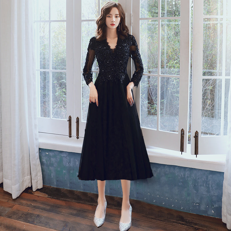 Elegant Black Lace Evening Gown with Sheer Sleeves Feminé Luxé
