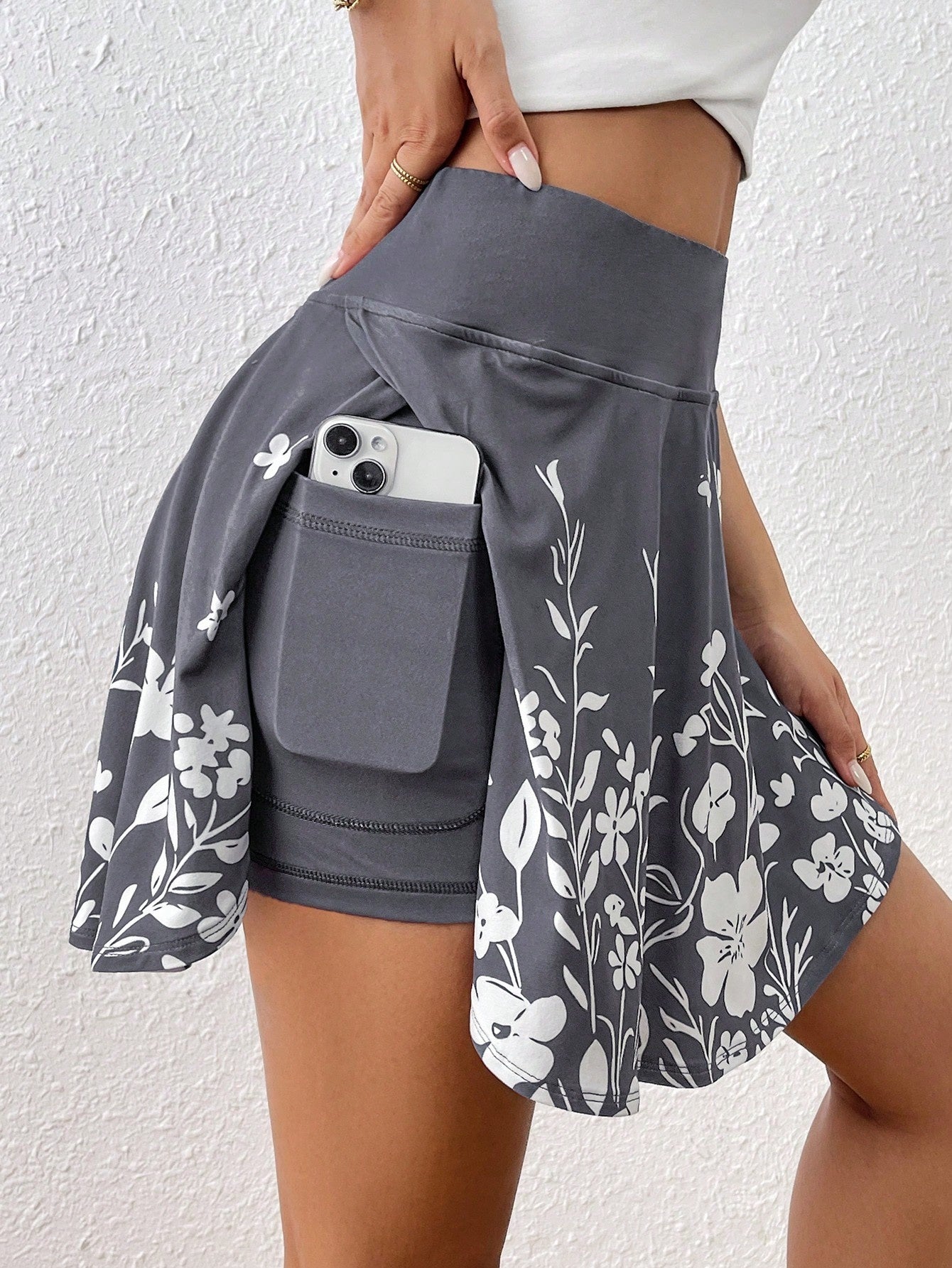 Pocket Minimalist Flower Print Skort Feminé Luxé
