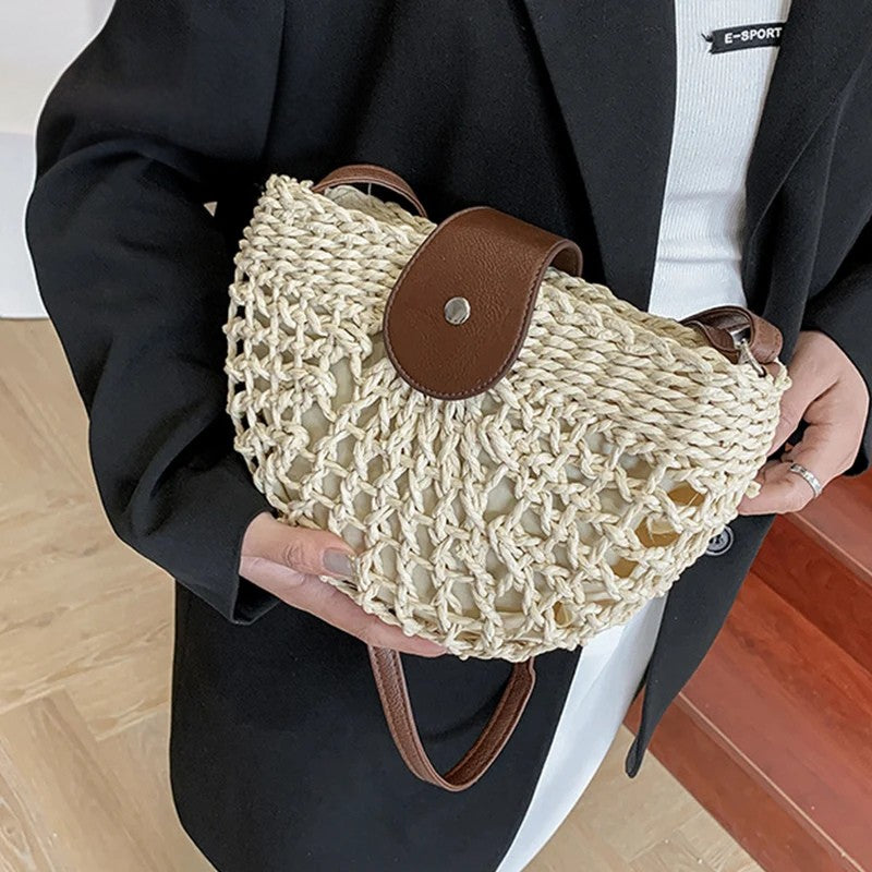 🌞 Lune d’Or – Natural Straw Half-Moon Bag