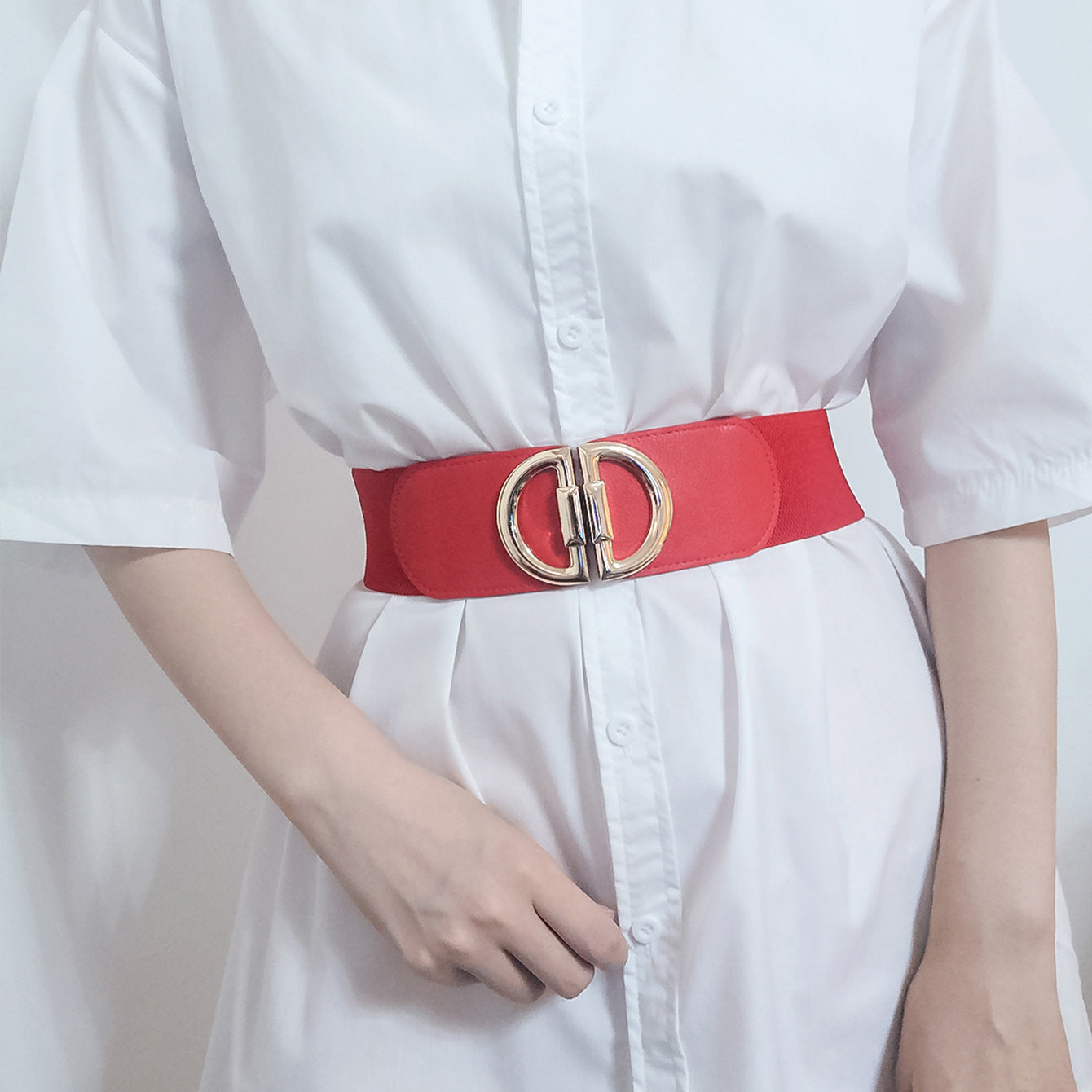 The Statement Cinch: Wide Elastic Waist Belt with Oversized 'O' Buckle Feminé Luxé