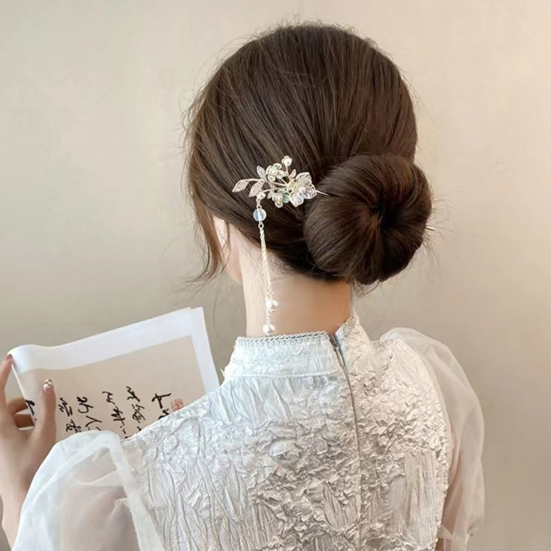 The Serene Lily Pin: Exquisite Lily of the Valley Tassel Hair Clip - High-End Alloy Pin for Elegant Updos Feminé Luxé