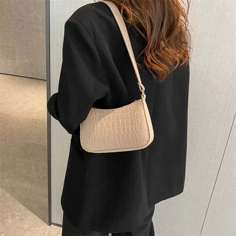 💎 Lune Douce – Soft Crescent Felt Shoulder Bag | Quiet Luxury & Effortless Chic 🌙