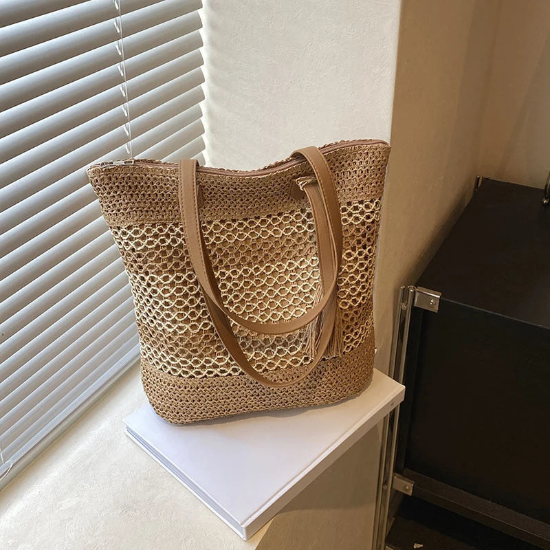 🏖️ Solara Voyage – Handcrafted Woven Straw Bucket Shoulder & Crossbody Bag