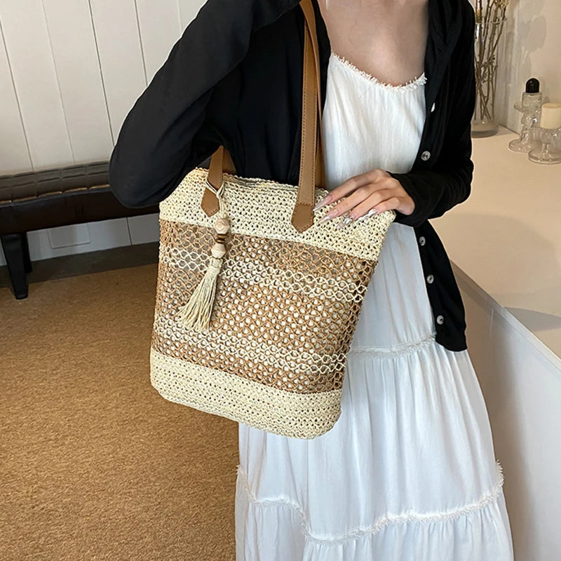 🏖️ Solara Voyage – Handcrafted Woven Straw Bucket Shoulder & Crossbody Bag
