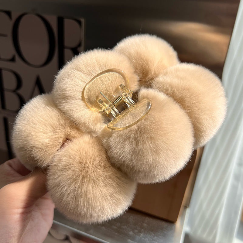 The Cloud Comfort Claw: Luxe Faux Rex Rabbit Fur Hair Grip - Oversized Plush Statement Clip for Winter Elegance Feminé Luxé