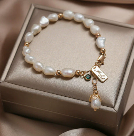 Luminous Charm: The Sedef & Zircon Bracelet Feminé Luxé