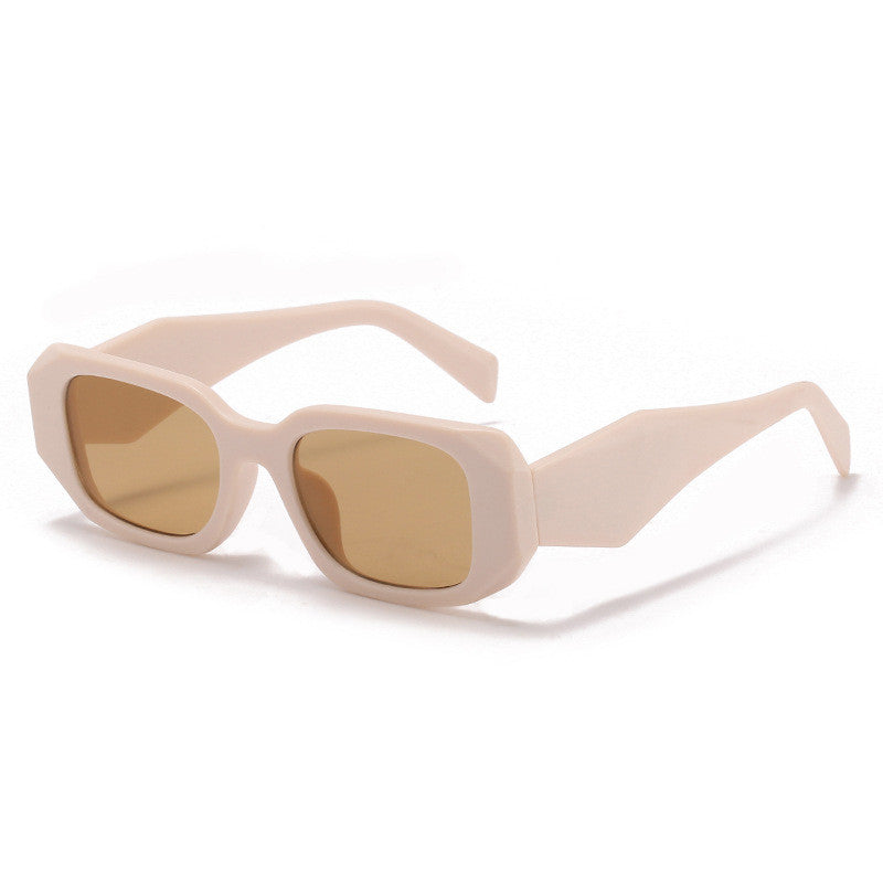The "Grande Dame" Collection: Classic Oversized Frame Sunglasses - Luxe UV400 Vision Feminé Luxé