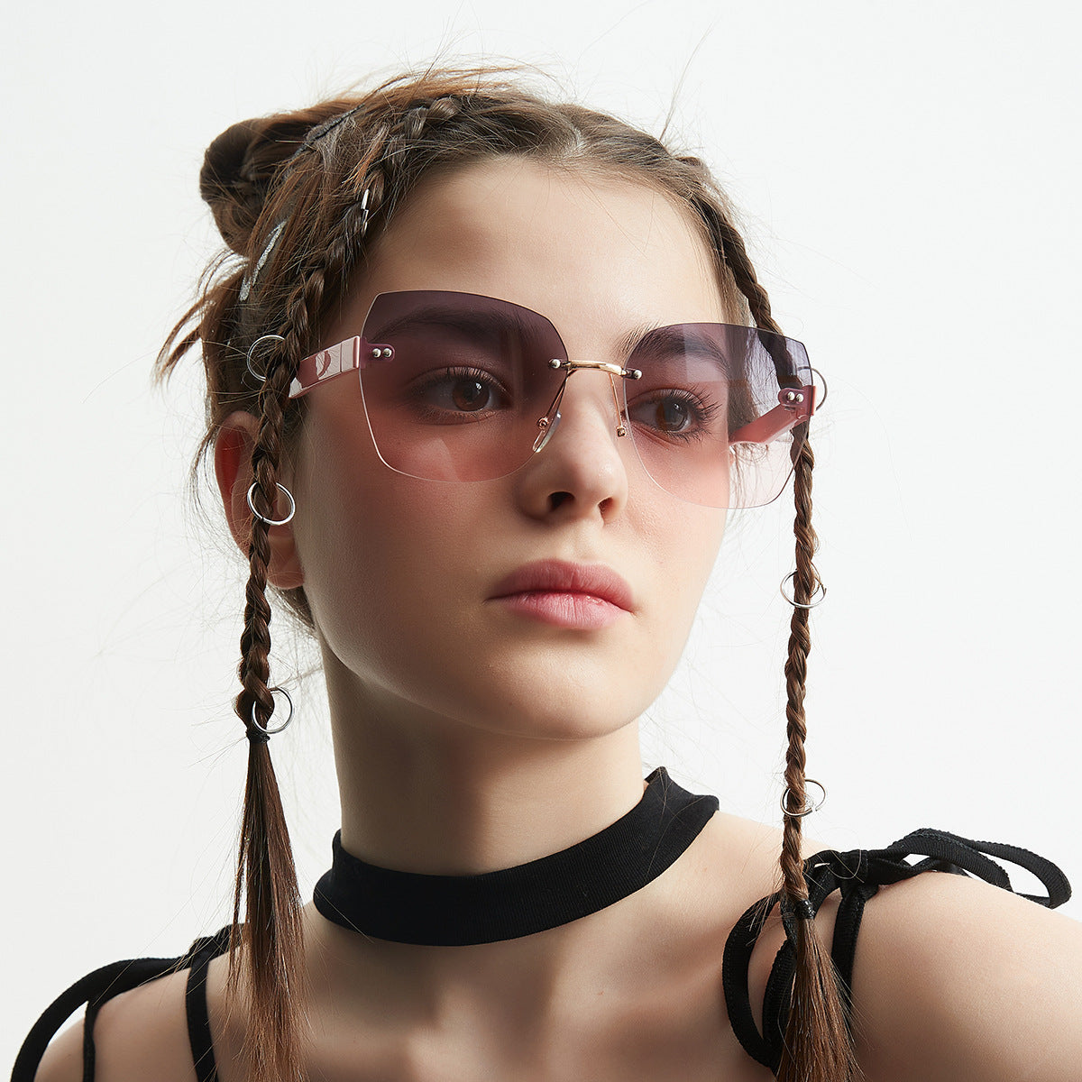 The "Siren" Collection: Classic Cat-Eye Sunglasses with Luxe Metal Accents - UV400 Essential Feminé Luxé