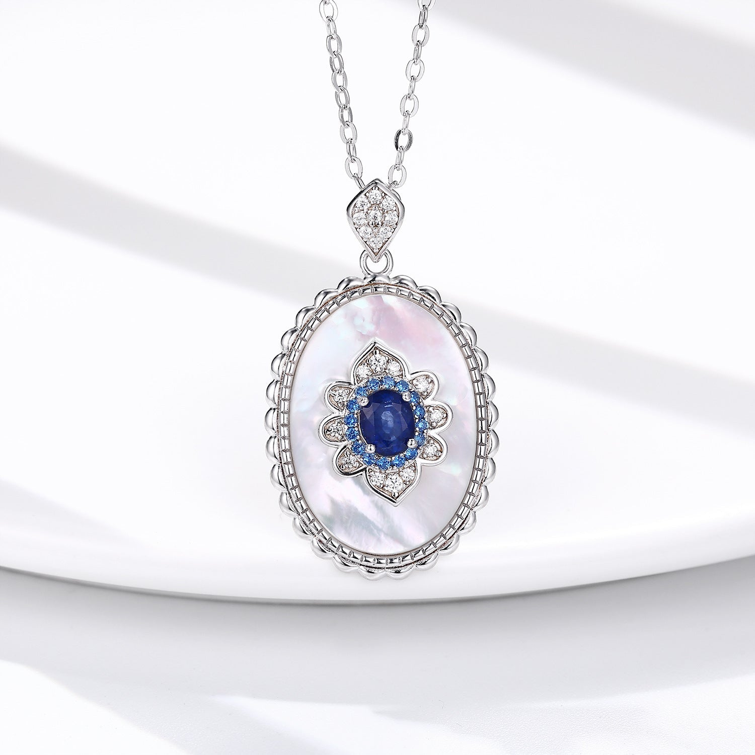 The Royal Bloom Diamond Pendant Feminé Luxé