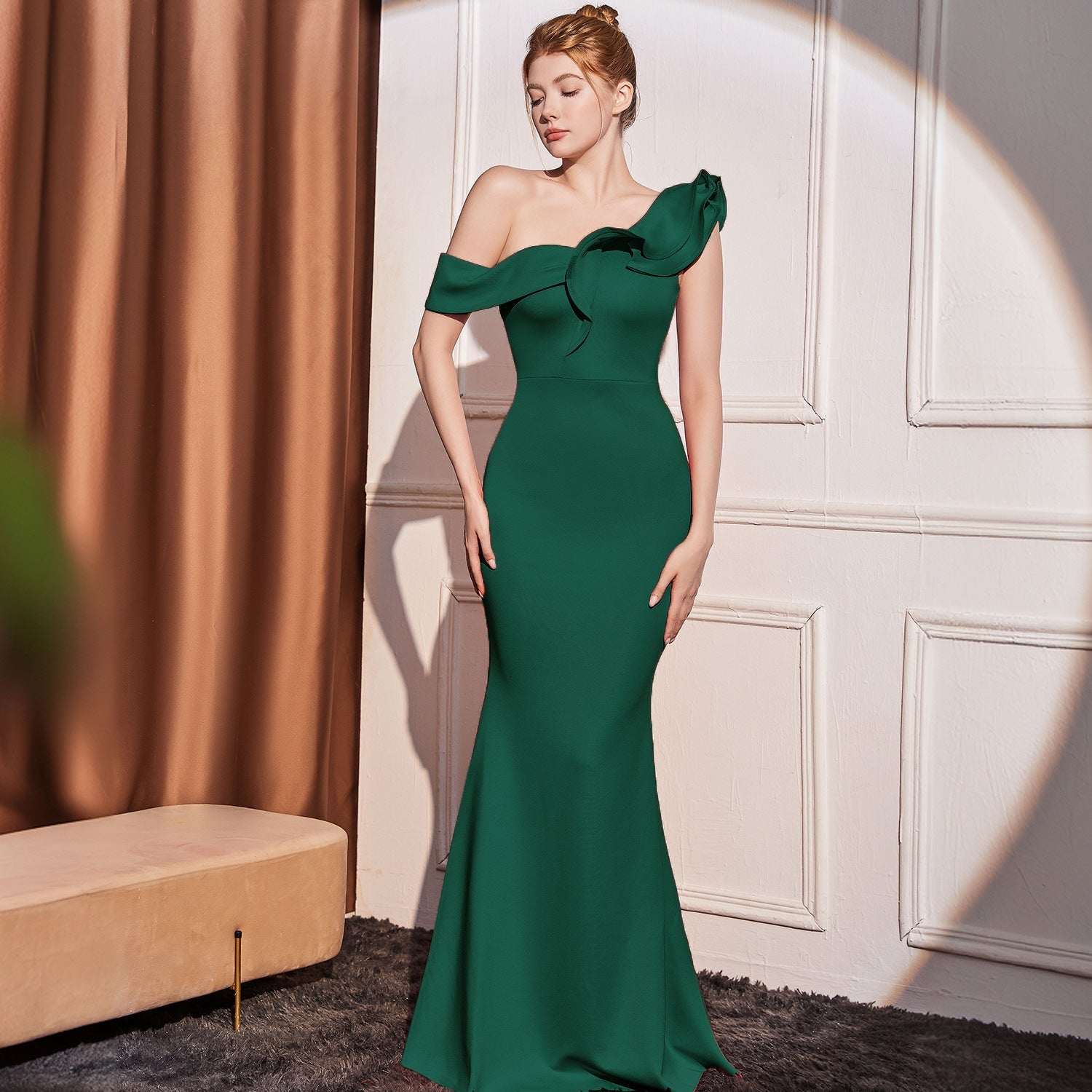 Luxury One-Shoulder Slim Fit Evening Gown – Red Carpet Formal Dress Feminé Luxé