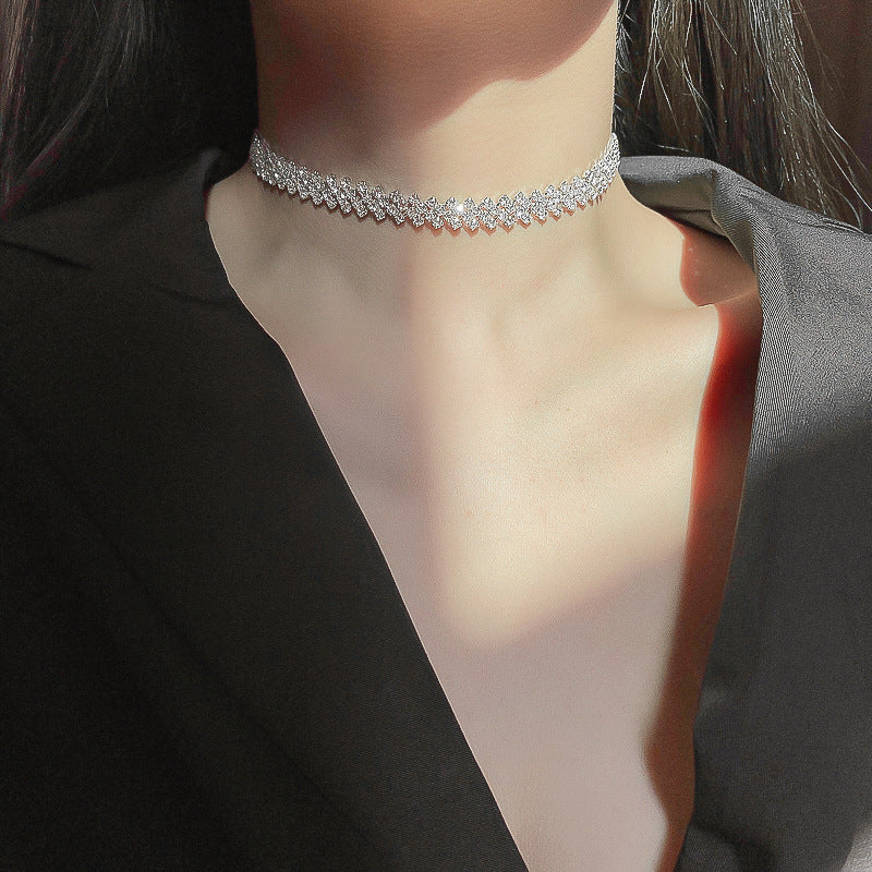 Gala Glamour Full Rhinestone Choker - Korean Style Diamond-Cut Clavicle Chain Feminé Luxé