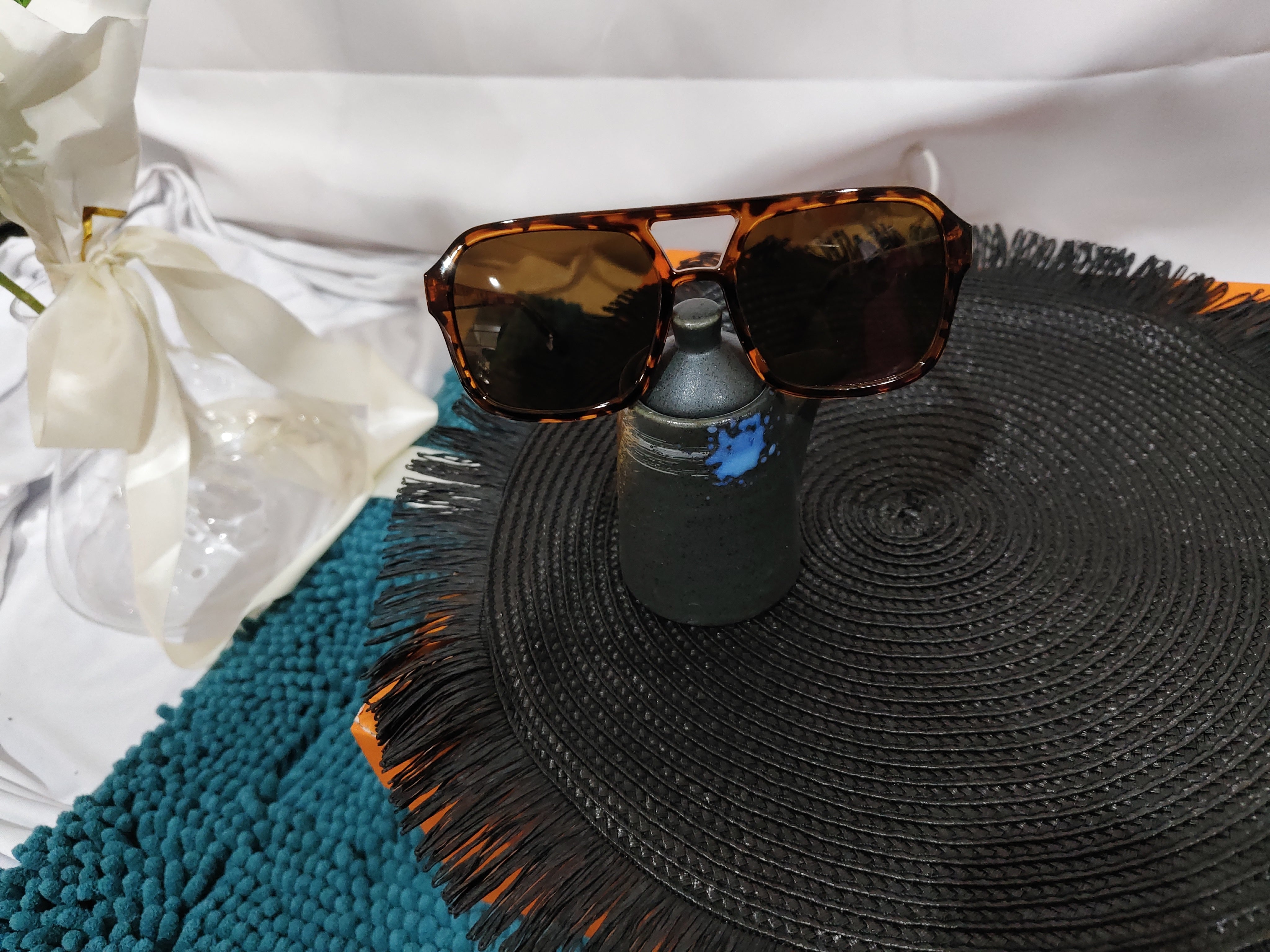 The "Apex" Collection: Sharp Square Cat-Eye Sunglasses - Narrow High-Fashion Statement Feminé Luxé