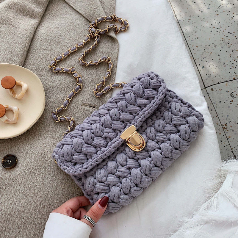 Artisanal Texture: The "Couture Knit" Chain Clutch Feminé Luxé